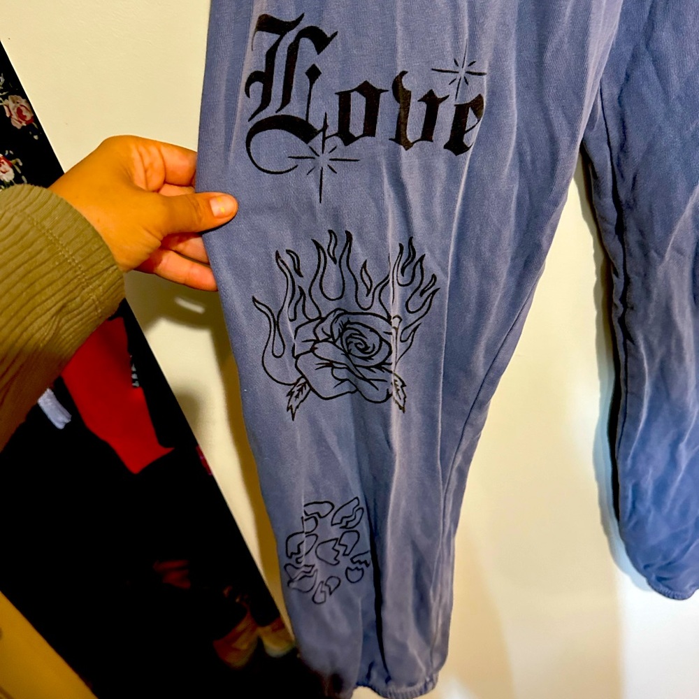 BROKEN PROMISES SWEATS